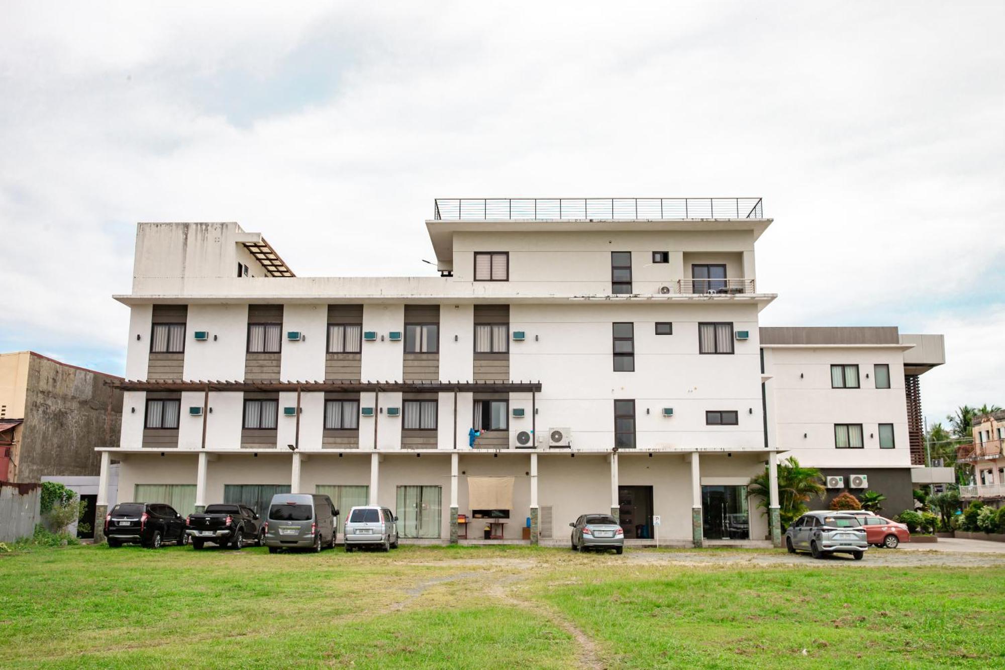 Hotel Costa Brava Tacloban Esterno foto