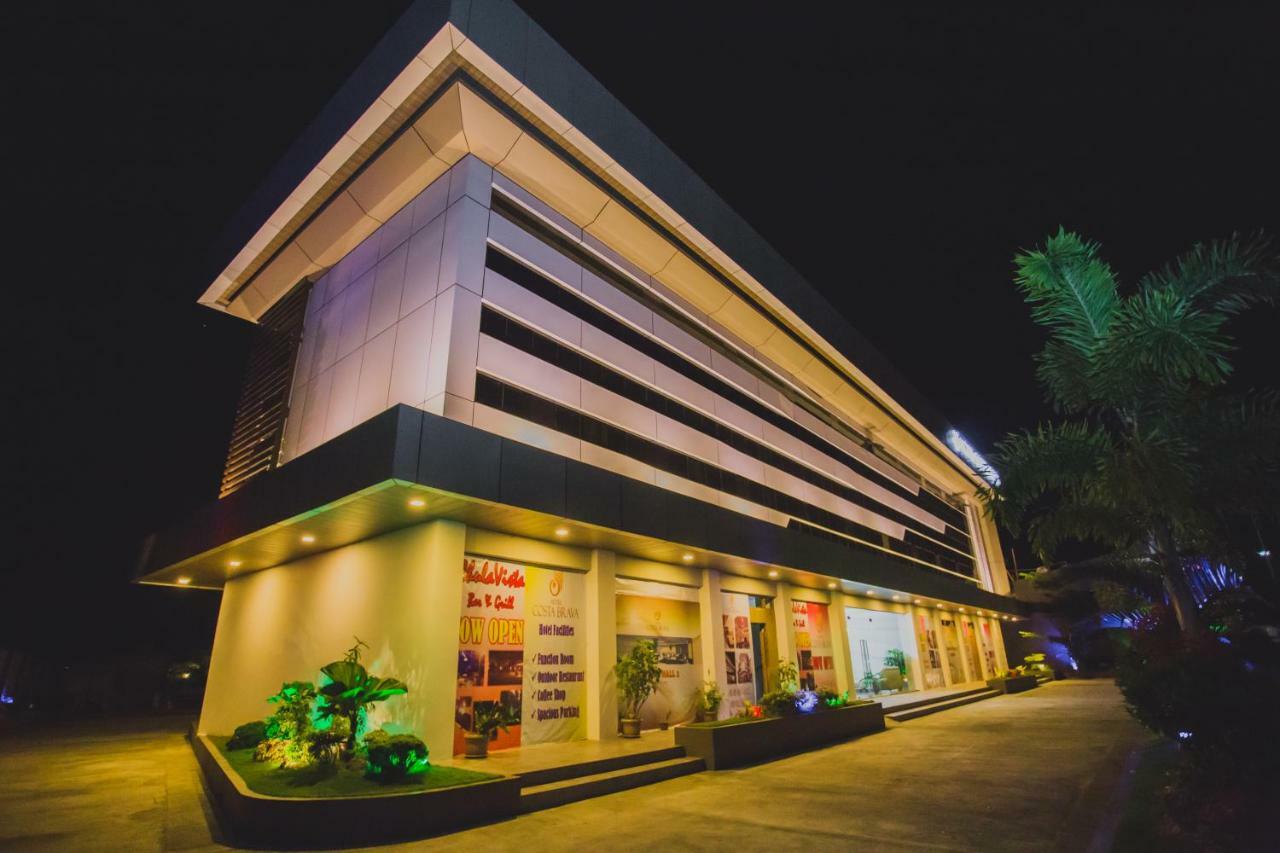 Hotel Costa Brava Tacloban Esterno foto