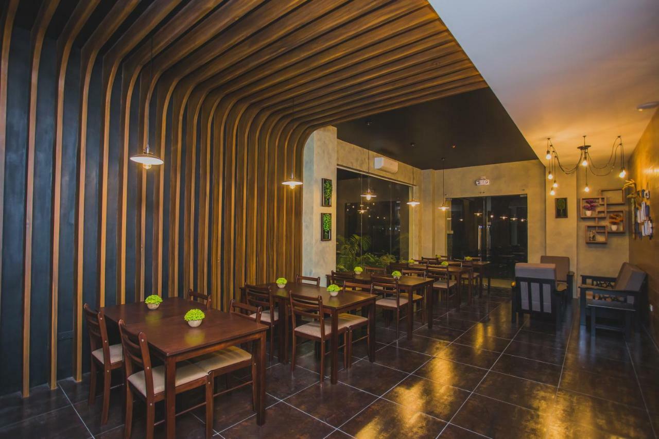 Hotel Costa Brava Tacloban Esterno foto