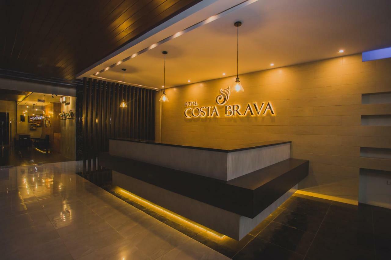 Hotel Costa Brava Tacloban Esterno foto