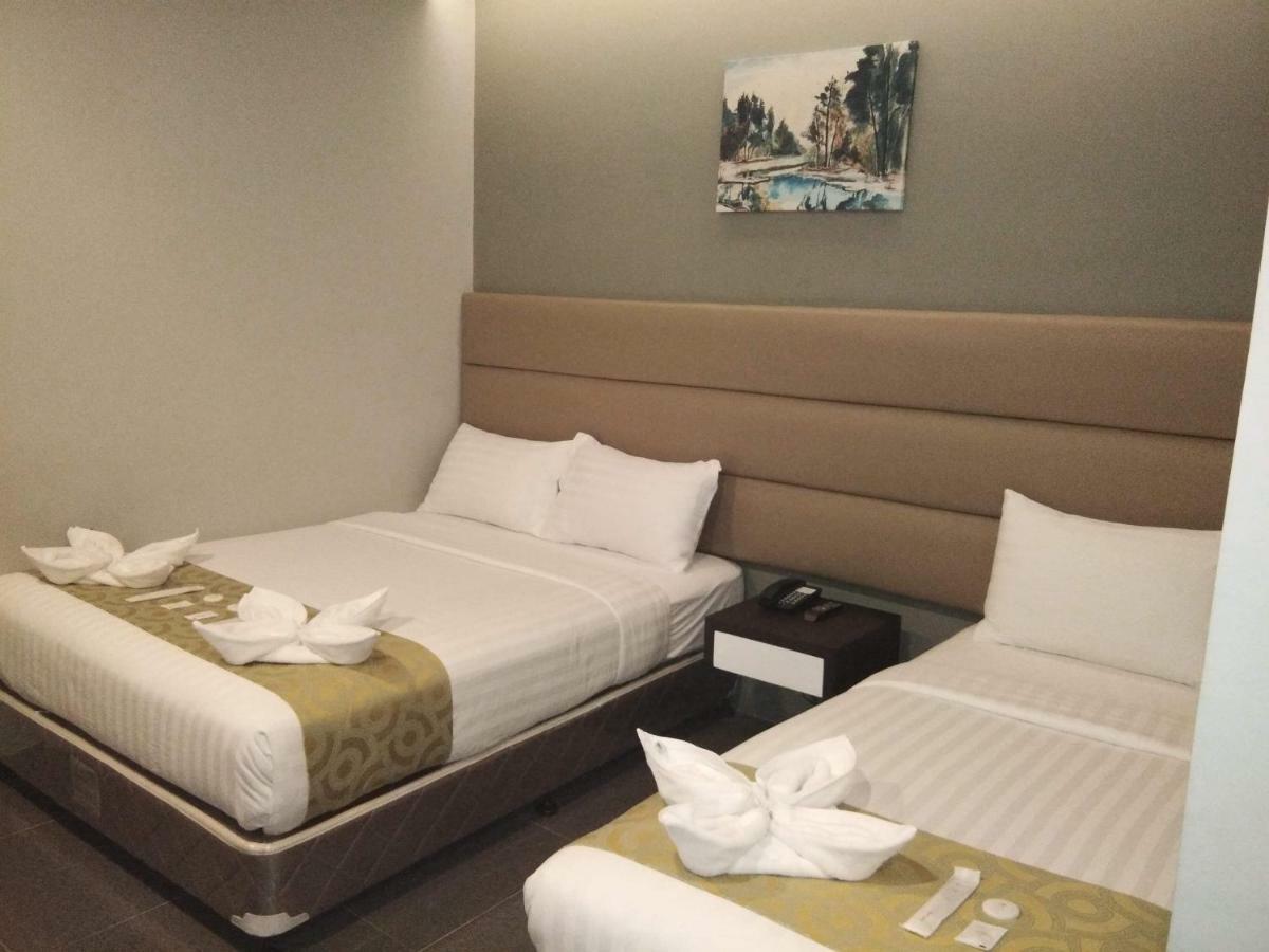 Hotel Costa Brava Tacloban Esterno foto